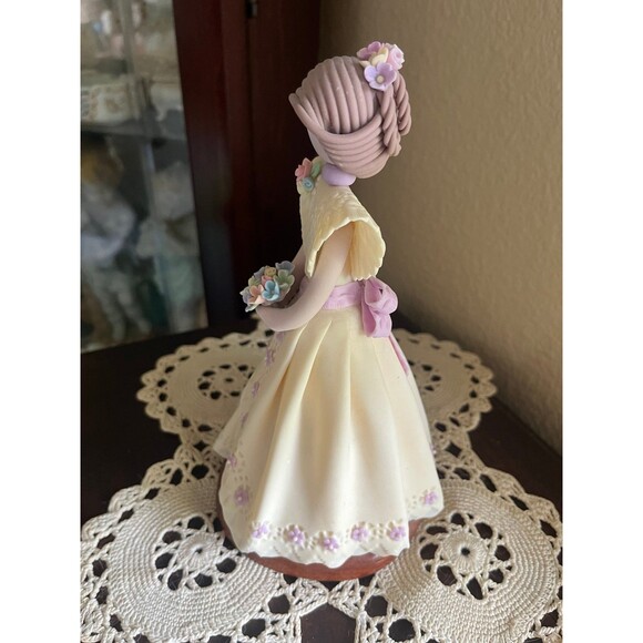 Vintage Dominican Republic Faceless Figurine - Picture 2 of 6